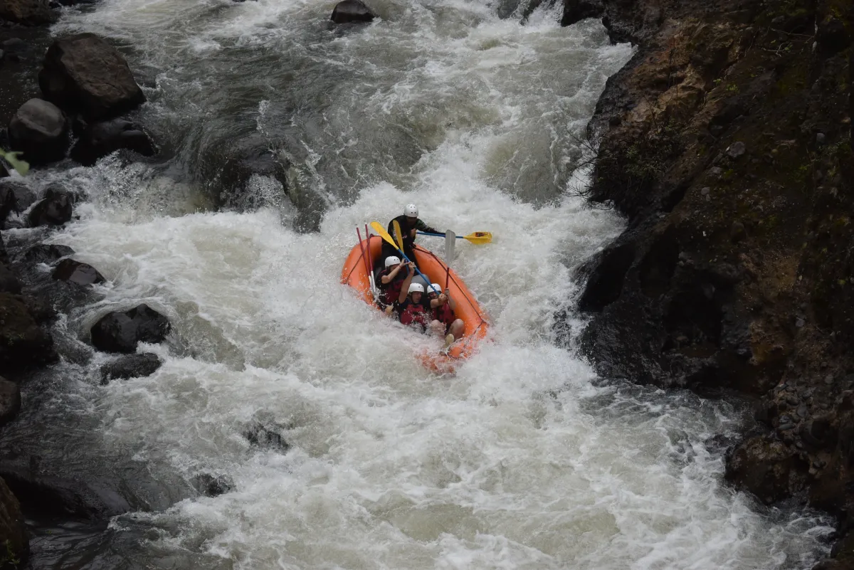 White Water Rafting Tour (Class 3 & 4) - Image 4